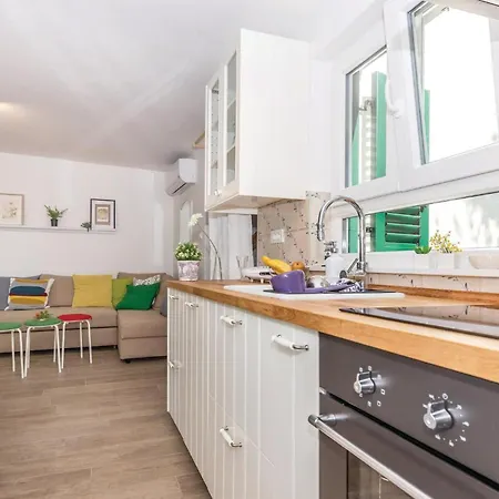Holiday home Gorgeous In With Kitchen Crikvenica