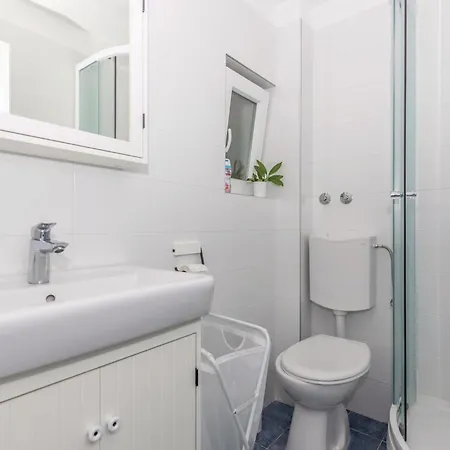 Gorgeous In With Kitchen Holiday home *